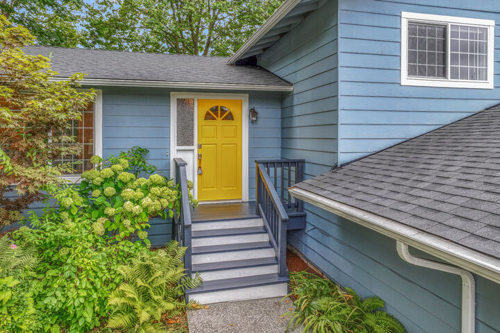 Property Photo:  12425 NE 146th Place  WA 98072 