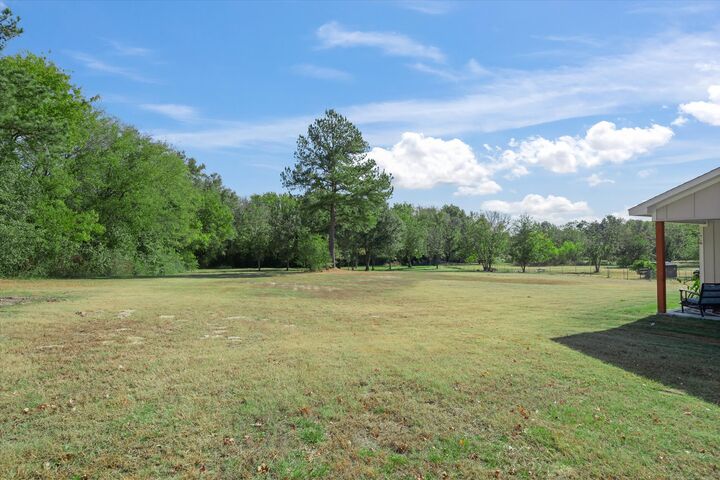 Property Photo:  838 W Quitman Street  TX 75440 