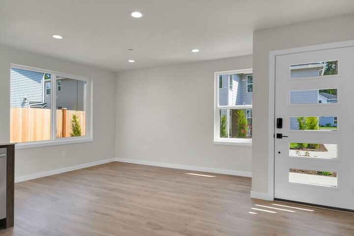 Property Photo: 16614 63rd Avenue W B WA 98037