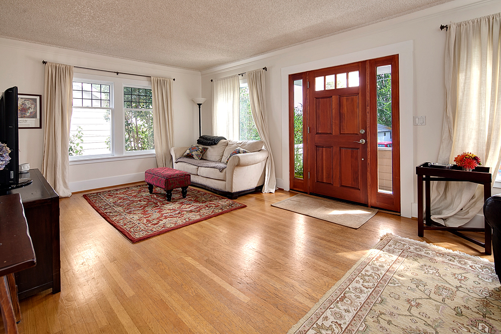 Property Photo: Living room 342 NE 56th St  WA 98105 