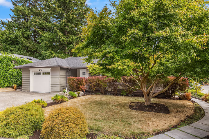 Property Photo: 430 Ericksen Ave NE 430  Ericksen Avenue NE  WA 98110 