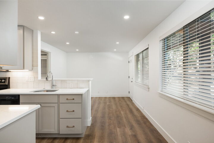 1030 NW Roanoke Avenue #17  Bend OR 97703 photo Video +