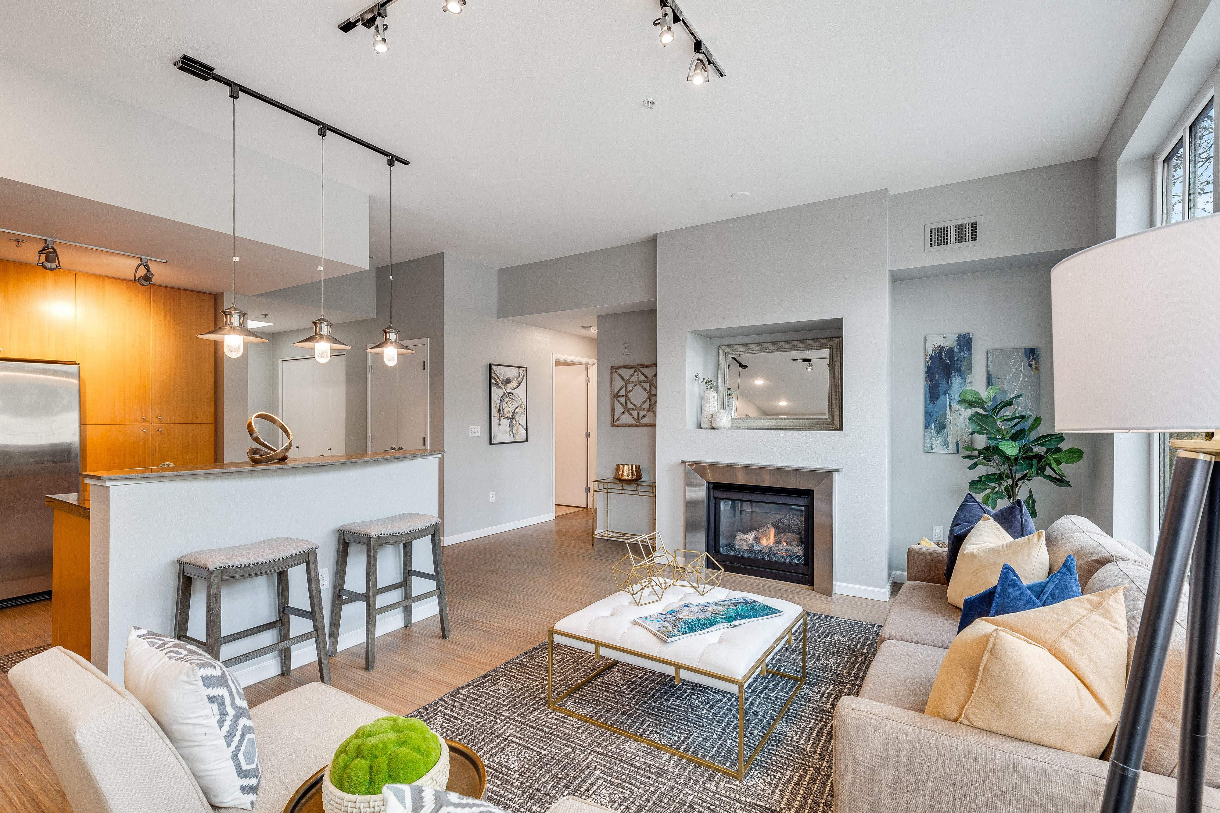 Property Photo: 17 W Mercer Street 307 WA 98119