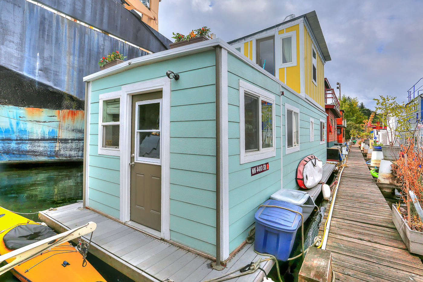 Property Photo: Queen Anne Houseboat 1080 W Ewing Place  WA 98119 