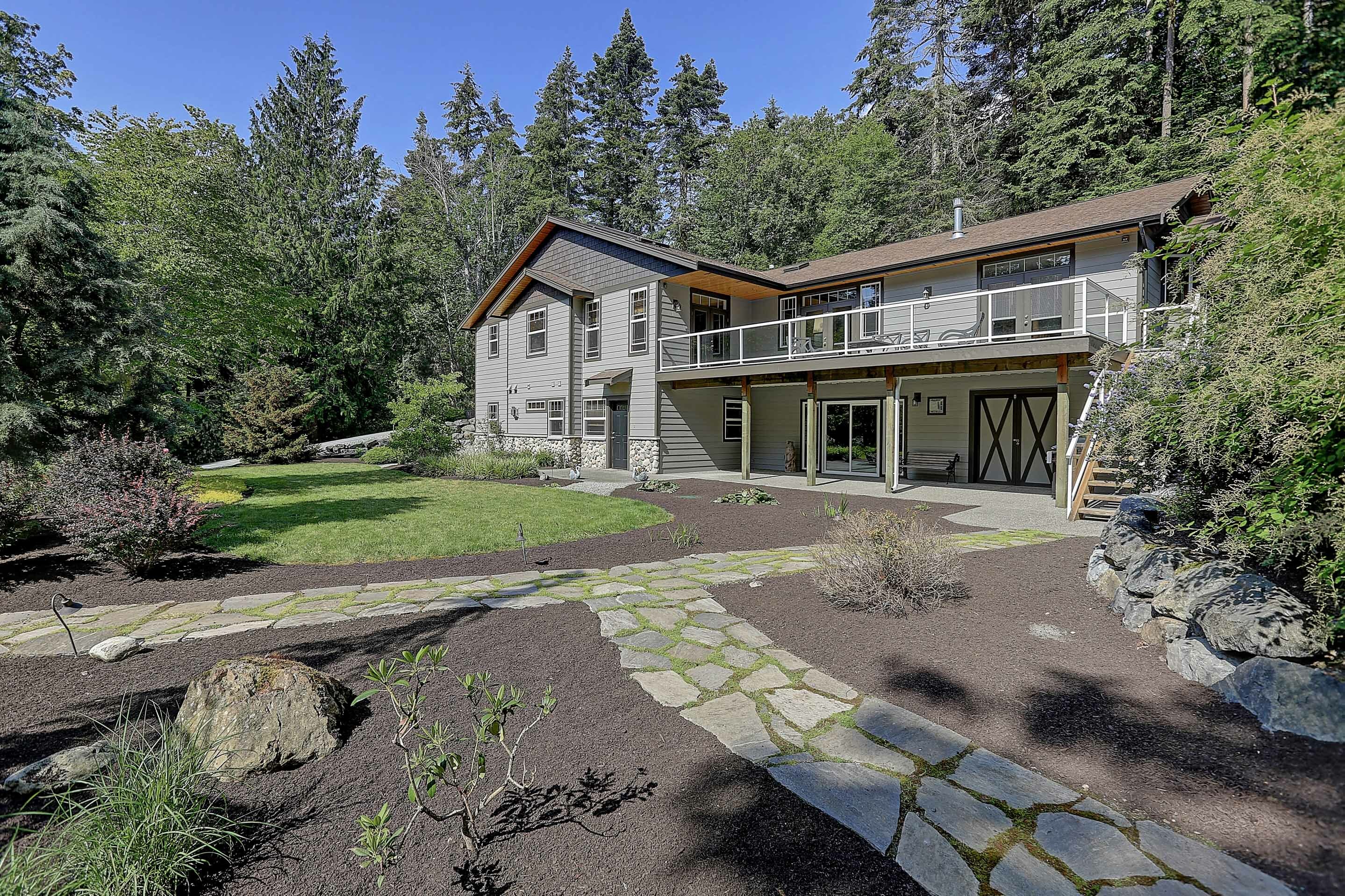 Property Photo: 628 n sunset: 628 N Sunset Dr  WA 98282 