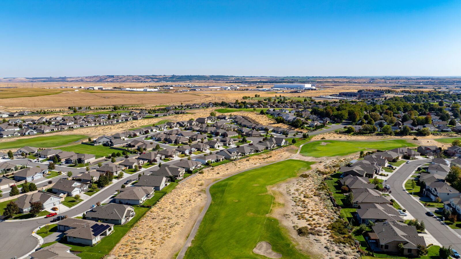 Property Photo: 3118 Deserthawk Loop WA 99354