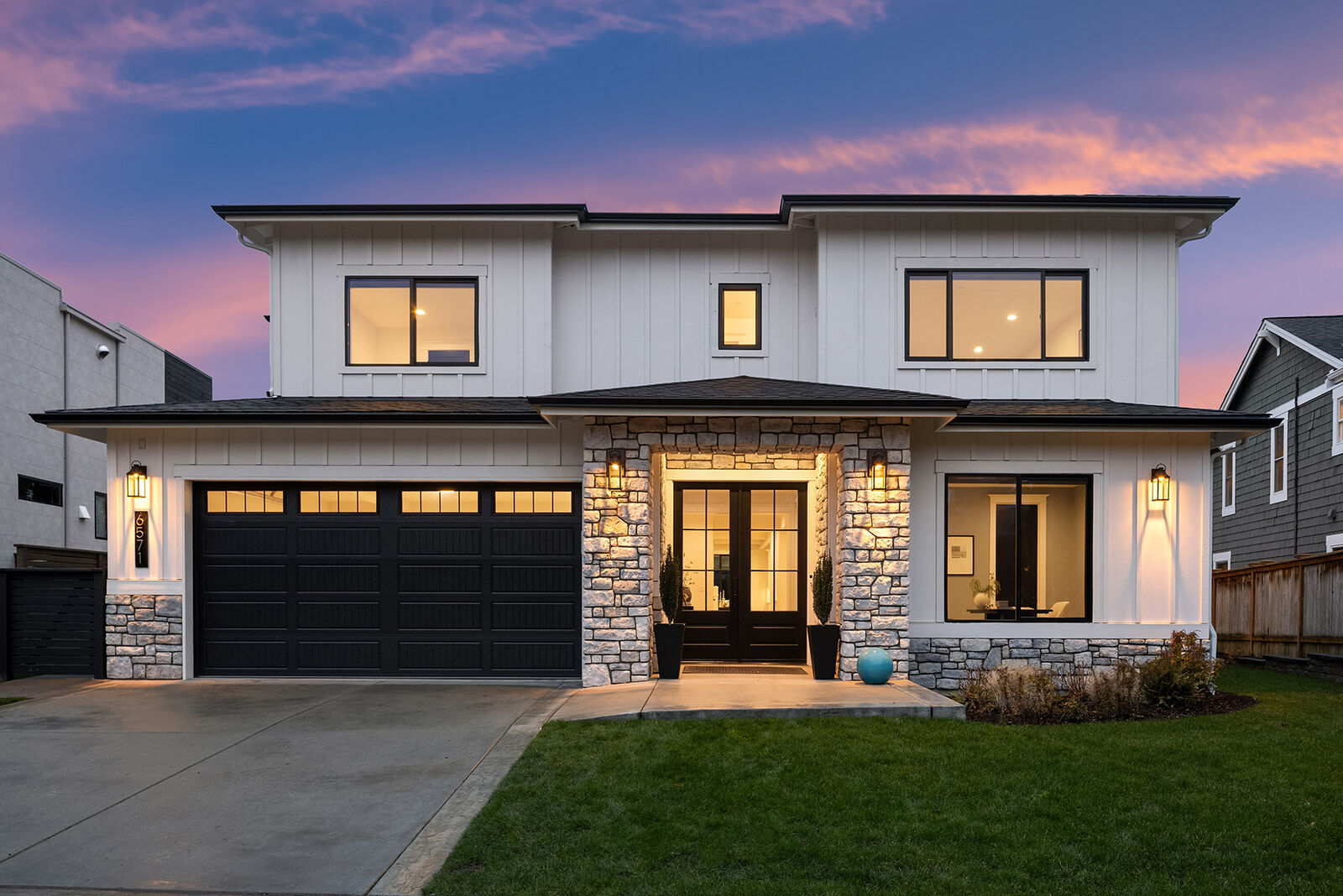 Property Photo:  6571  102nd Avenue NE  WA 98033 