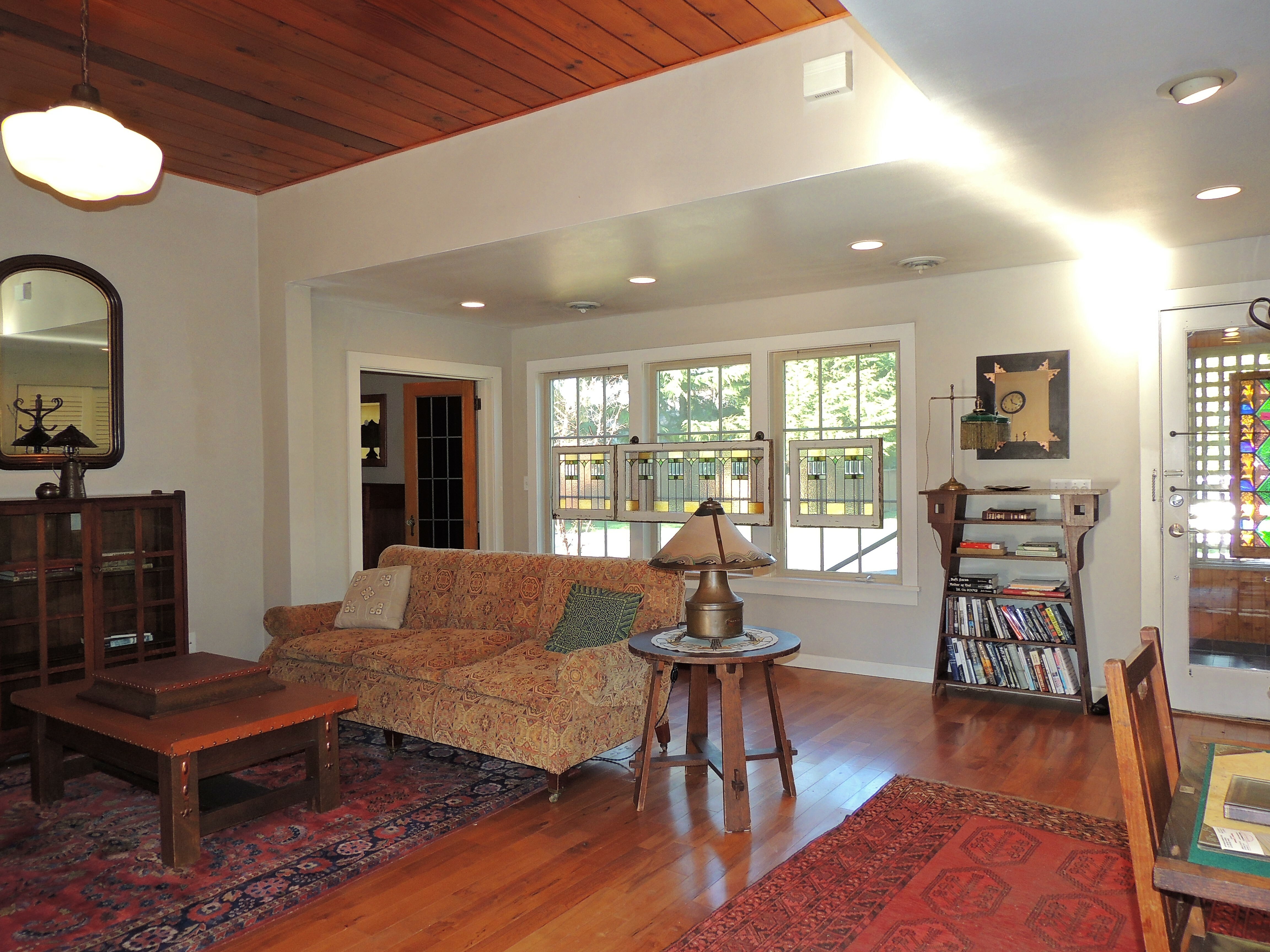 Property Photo: 518 E Washington St WA 98257