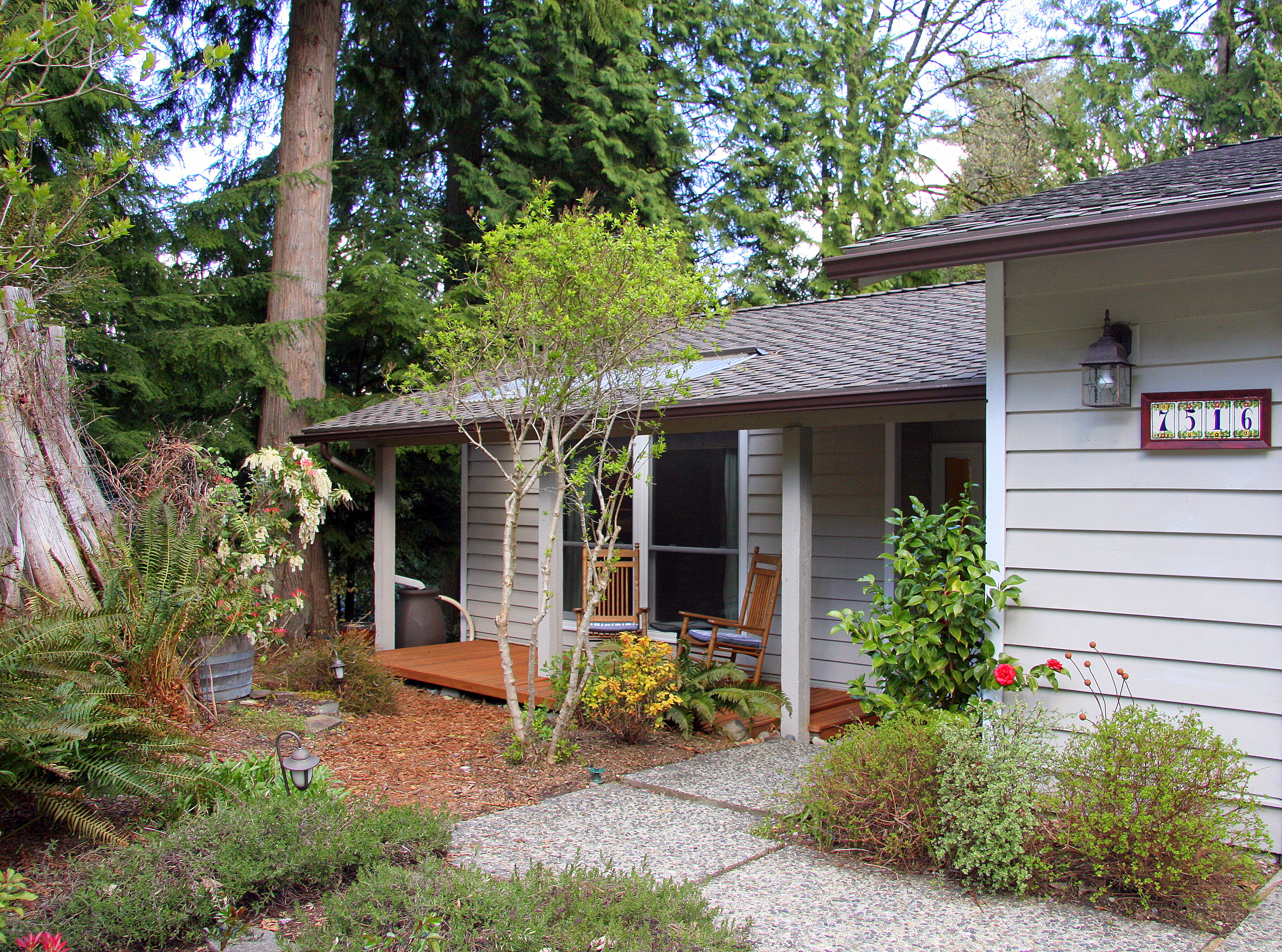 Property Photo:  7516 145th Ave NE  WA 98052 