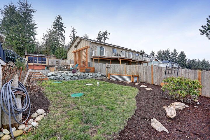 Property Photo: Exteriors 13 Zermatt Ct WA 98282