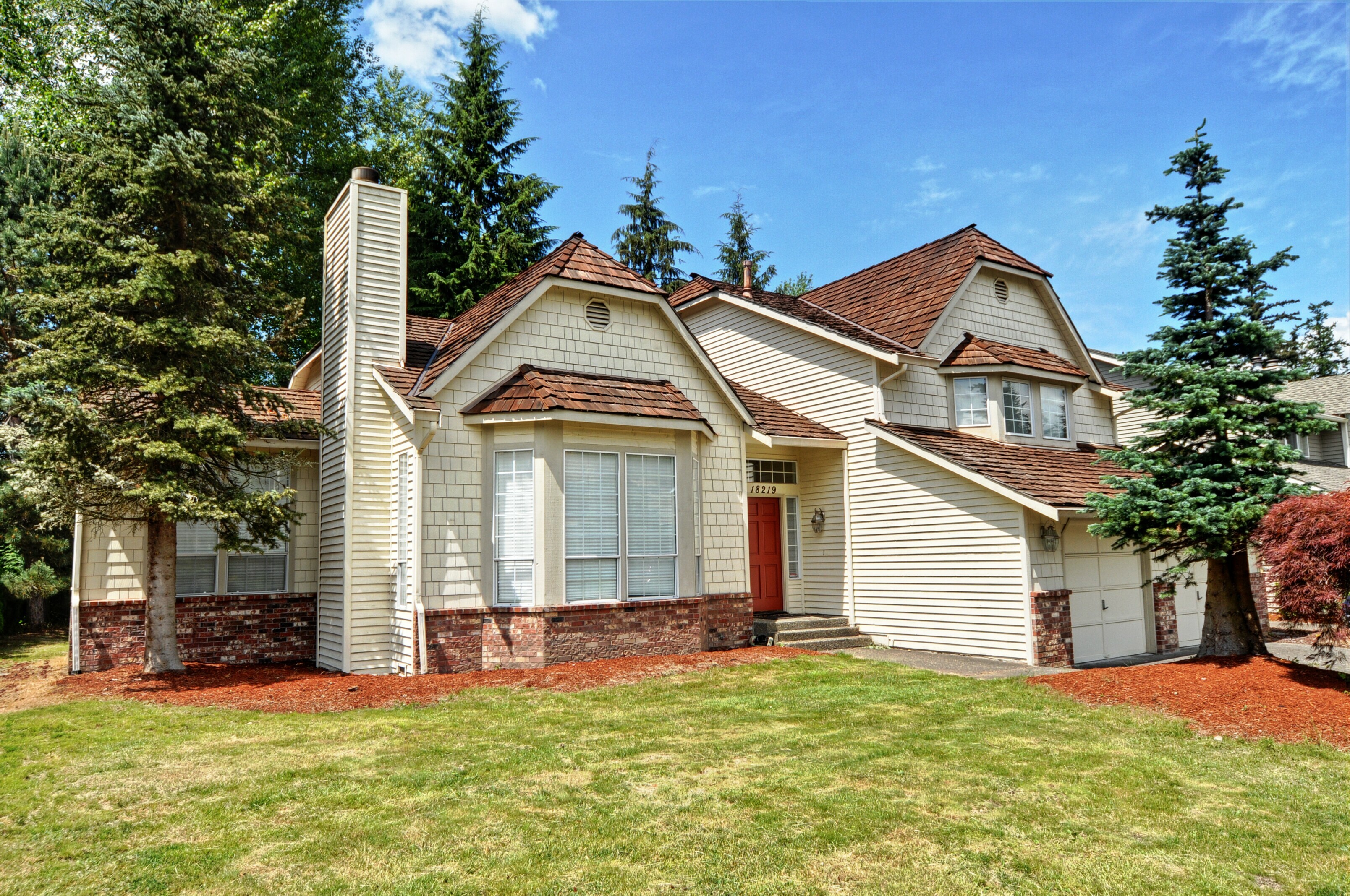 Property Photo:  18219 154th Place SE  WA 98058 