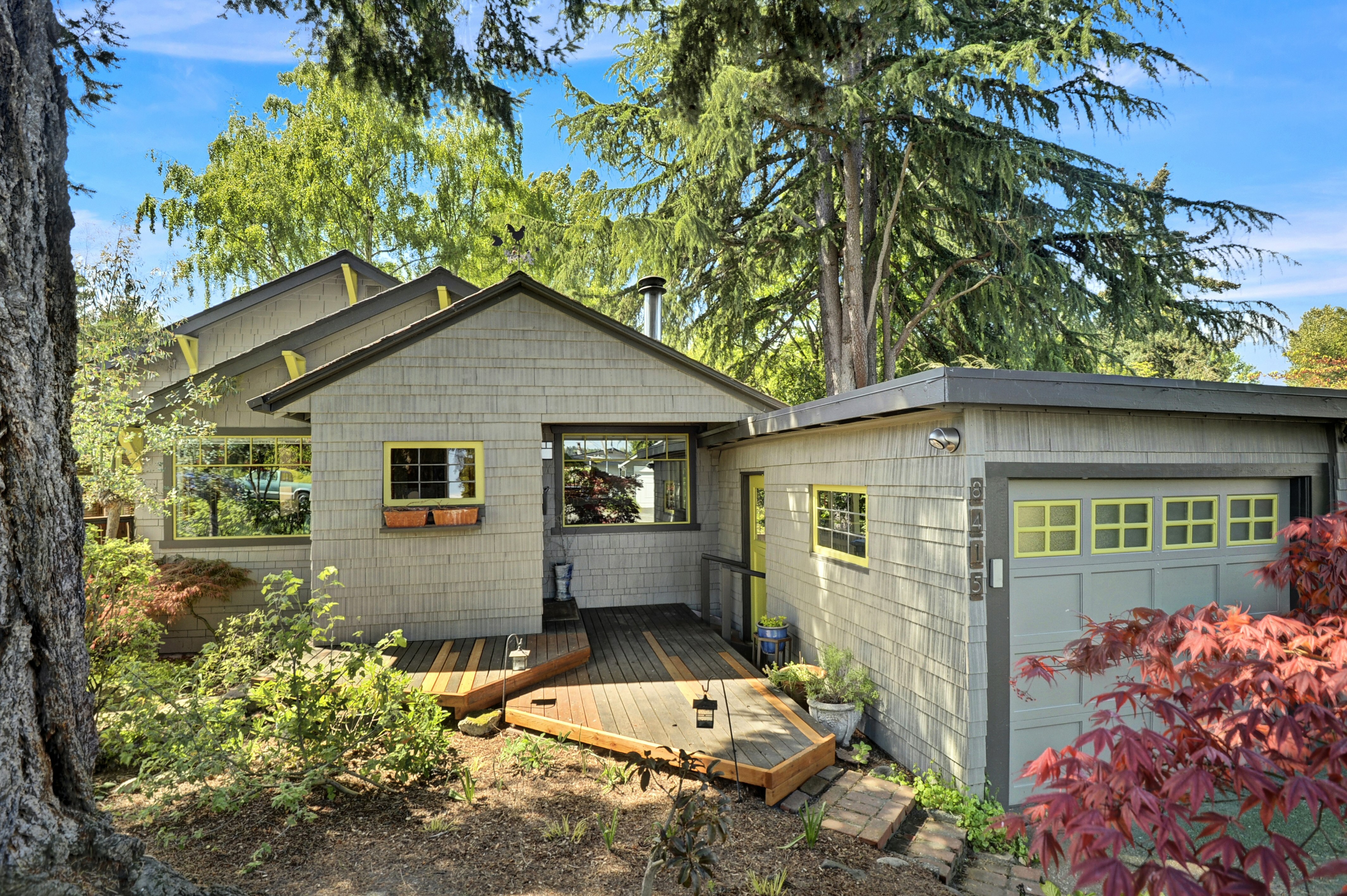 Property Photo: 8415 Island Drive South 8415 Island Dr S  WA 98118 