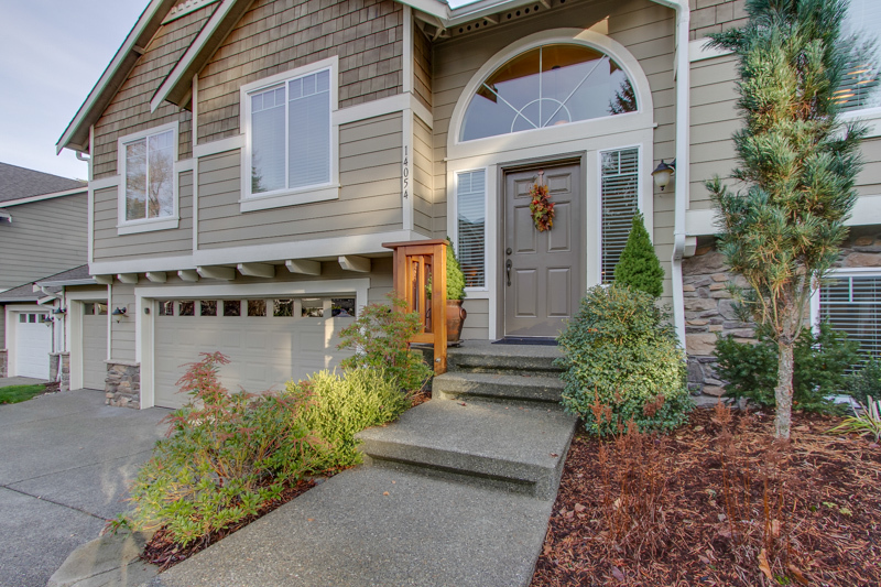 Property Photo: Entry 14054 84th Ct NE WA 98034