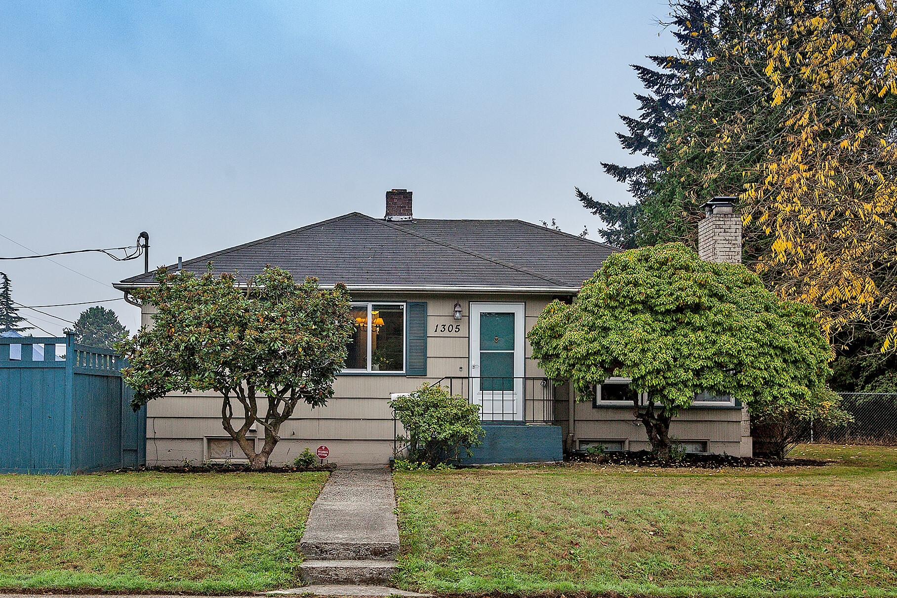 Property Photo:  1305 SW Trenton St  WA 98106 