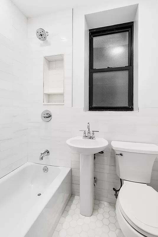 Property Photo:  75 Pineapple Street 5A NY 11201 