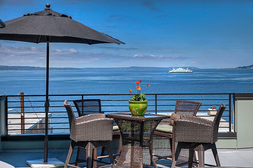 Property Photo:  3006 Alki Avenue  WA 98116 