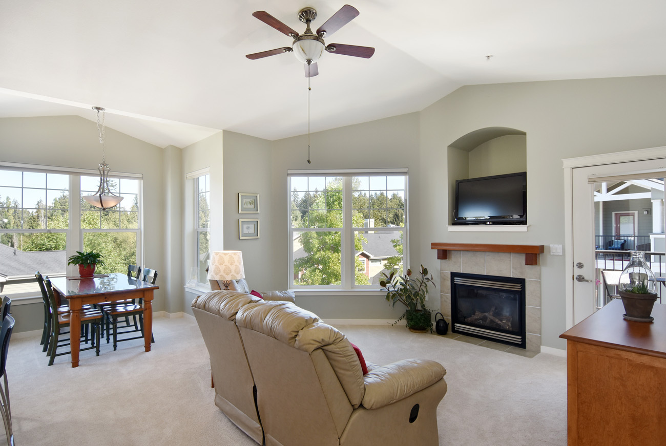 Property Photo: Great room & kitchen 4315 Issaquah-Pine Lake Rd SE 1003  WA 98075 