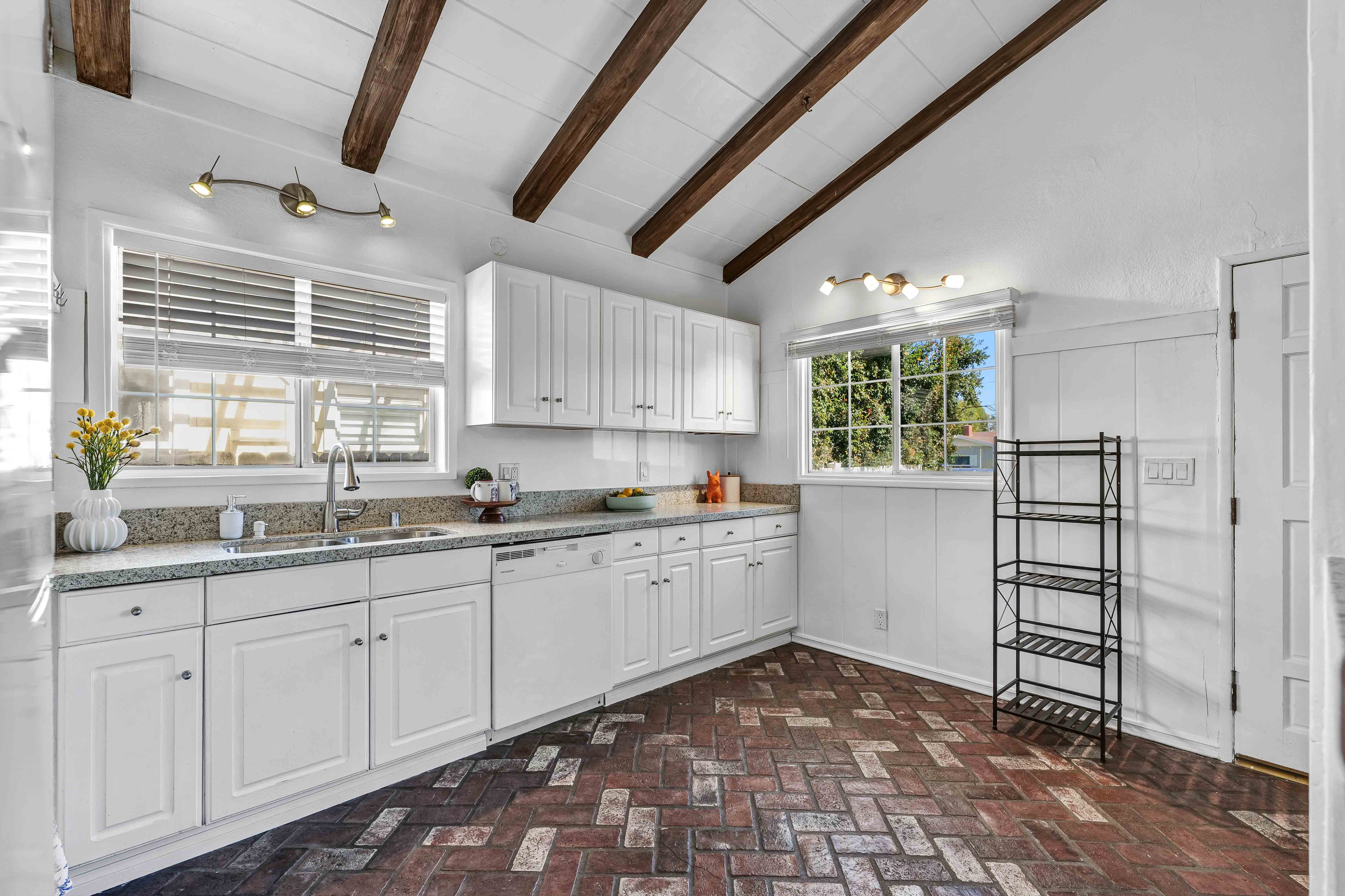 5541   Fallbrook Ave  Woodland Hills CA 91367 photo