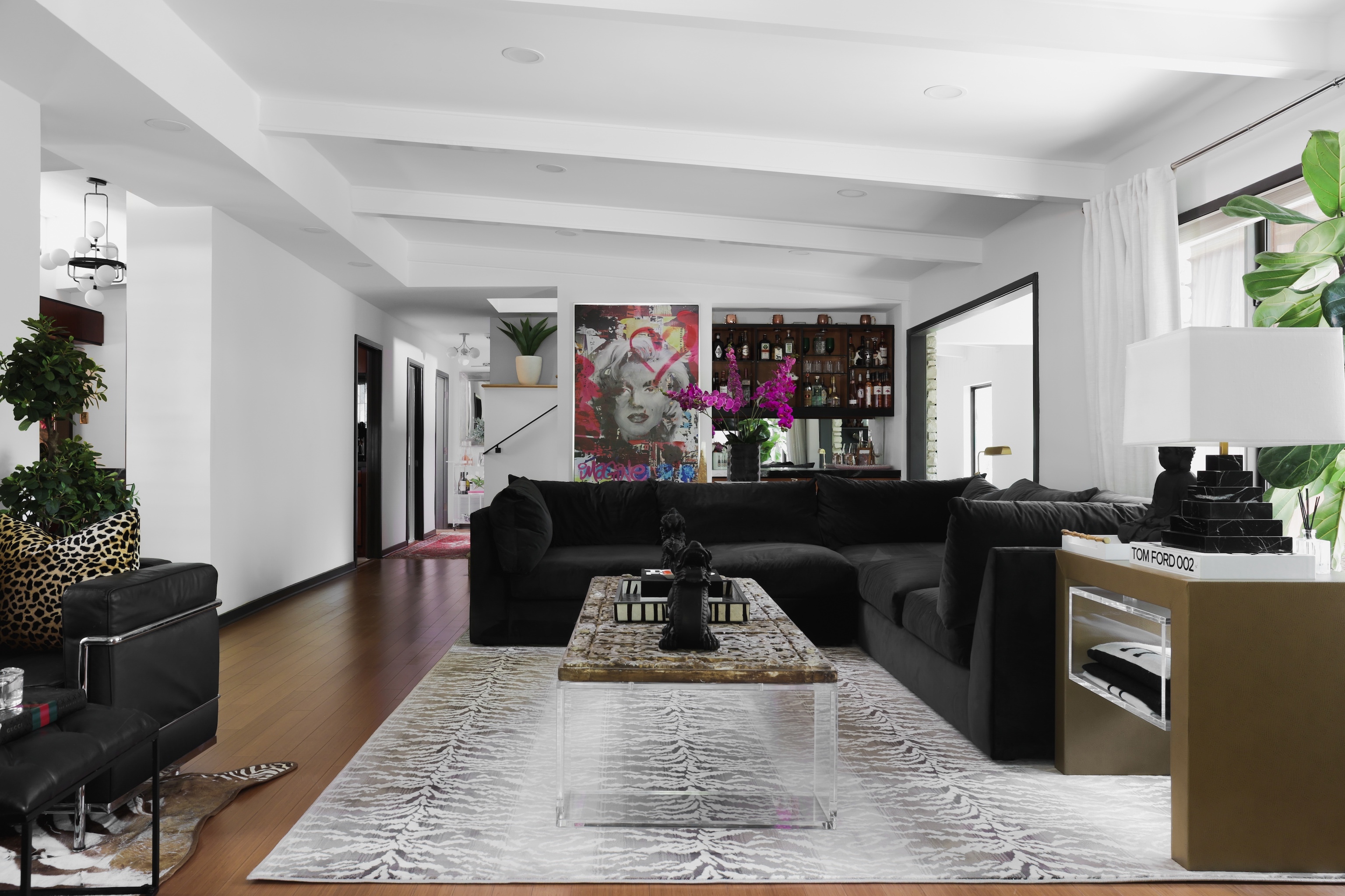 Property Photo: 2401 Jarratt Avenue TX 78703