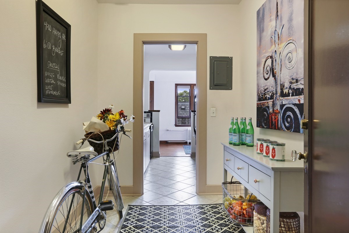 Property Photo: Entry 1902 Bigelow Ave N 402  WA 98109 