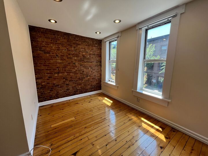 155 W 9th St 2A Brooklyn NY 11231 photo