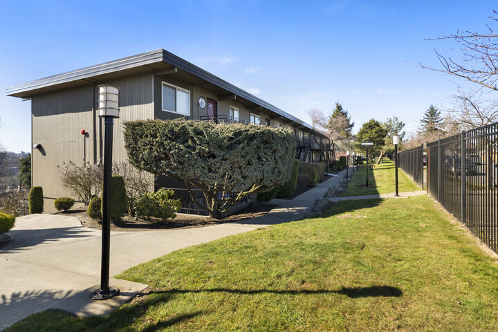 1102 S 27th St C302  Tacoma WA 98409 photo