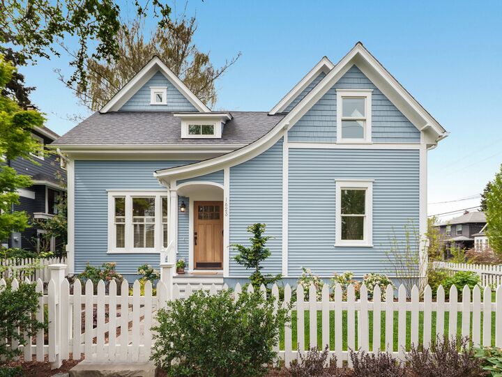 Property Photo:  1823  Warren Avenue N  WA 98109 