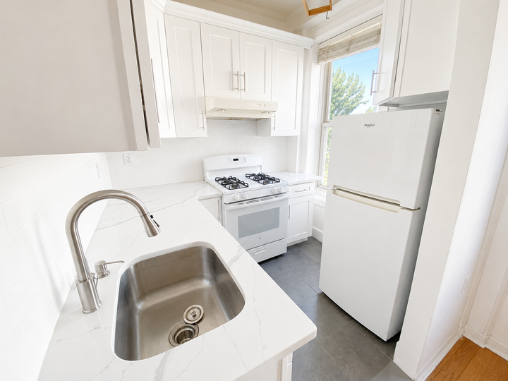 Property Photo:  