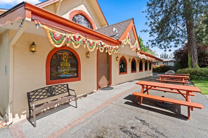 Property Photo:  1667 Siskiyou Boulevard  OR 97520 