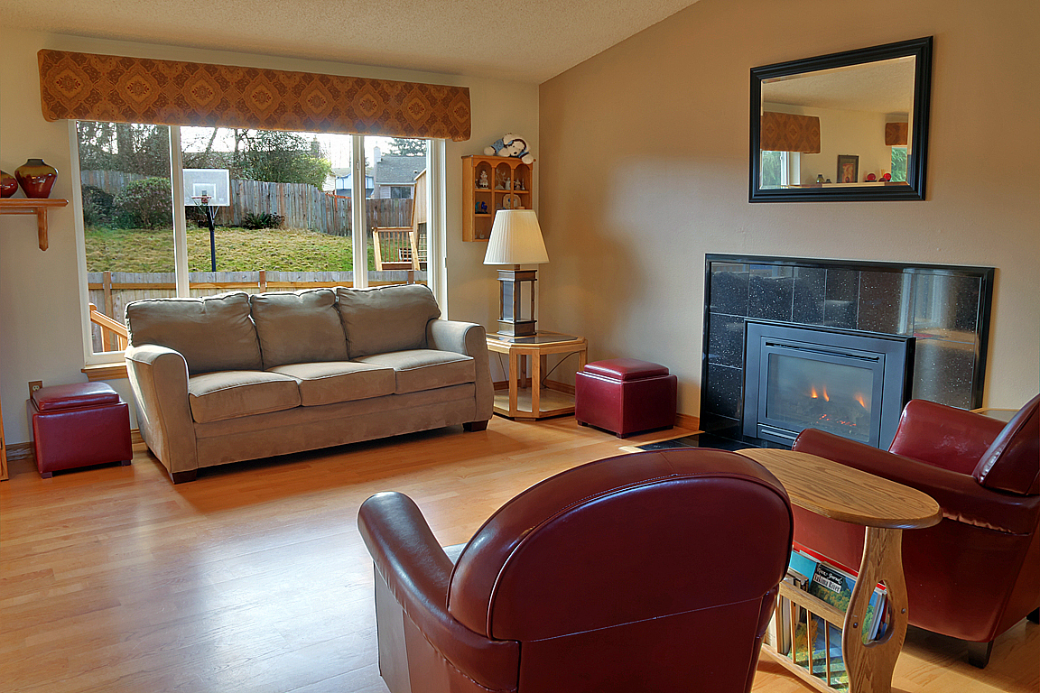 Property Photo: Living room 5503 S 297th St  WA 98001 