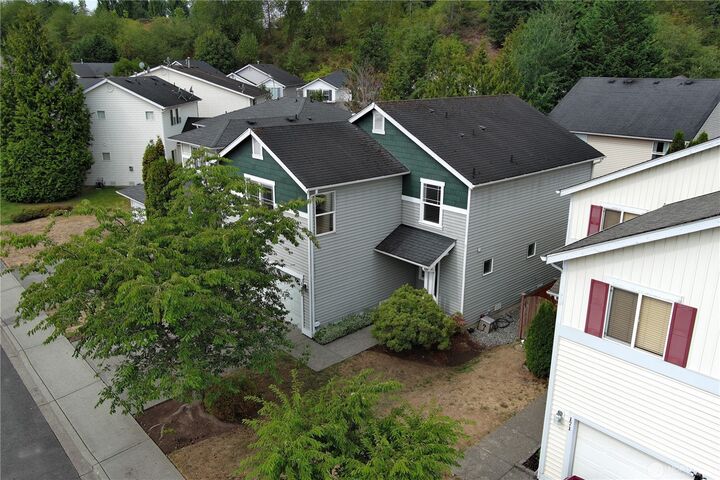 Property Photo:  177  Glennwood Avenue SE  WA 98056 