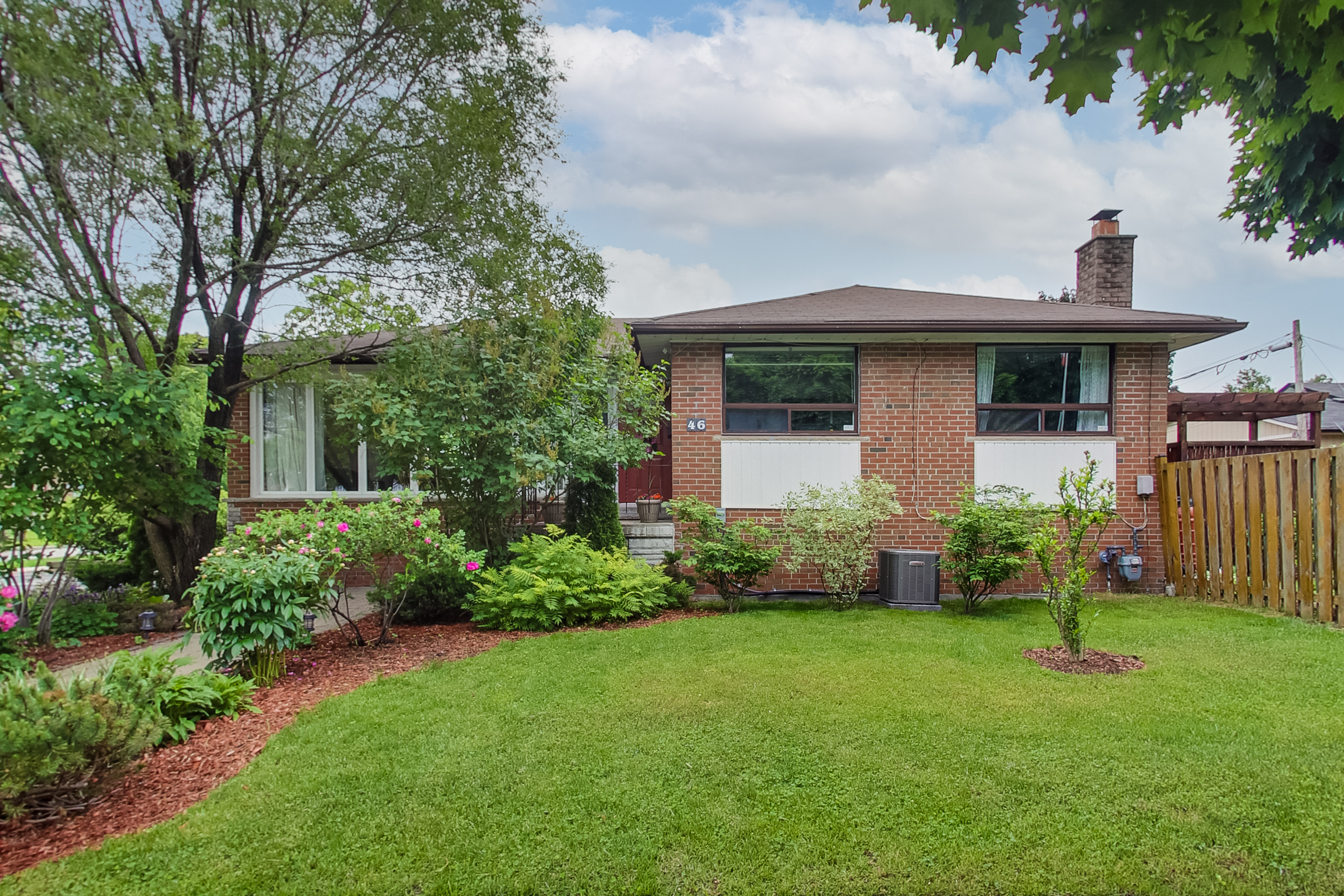 Property Photo: 46 Stanwell Drive ON M1P 4H5
