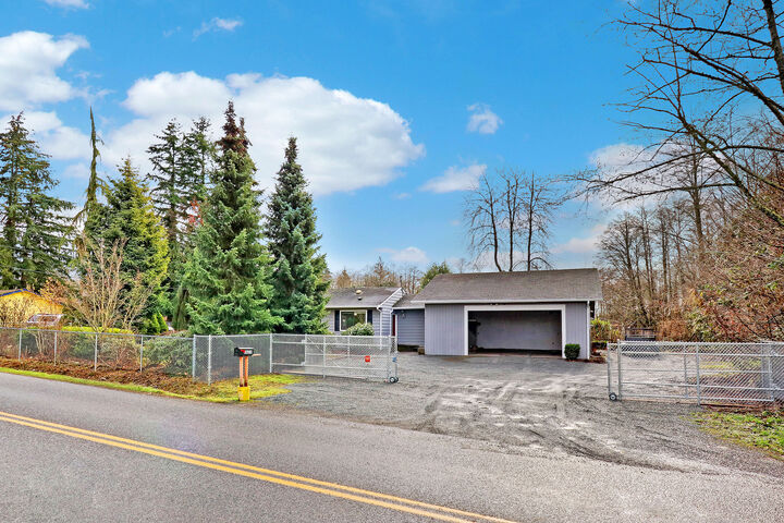 Property Photo: 2622 Center Rd WA 98204