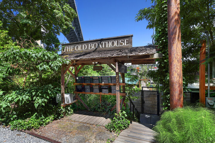 Property Photo:  2770  Westlake Avenue N 6  WA 98109 