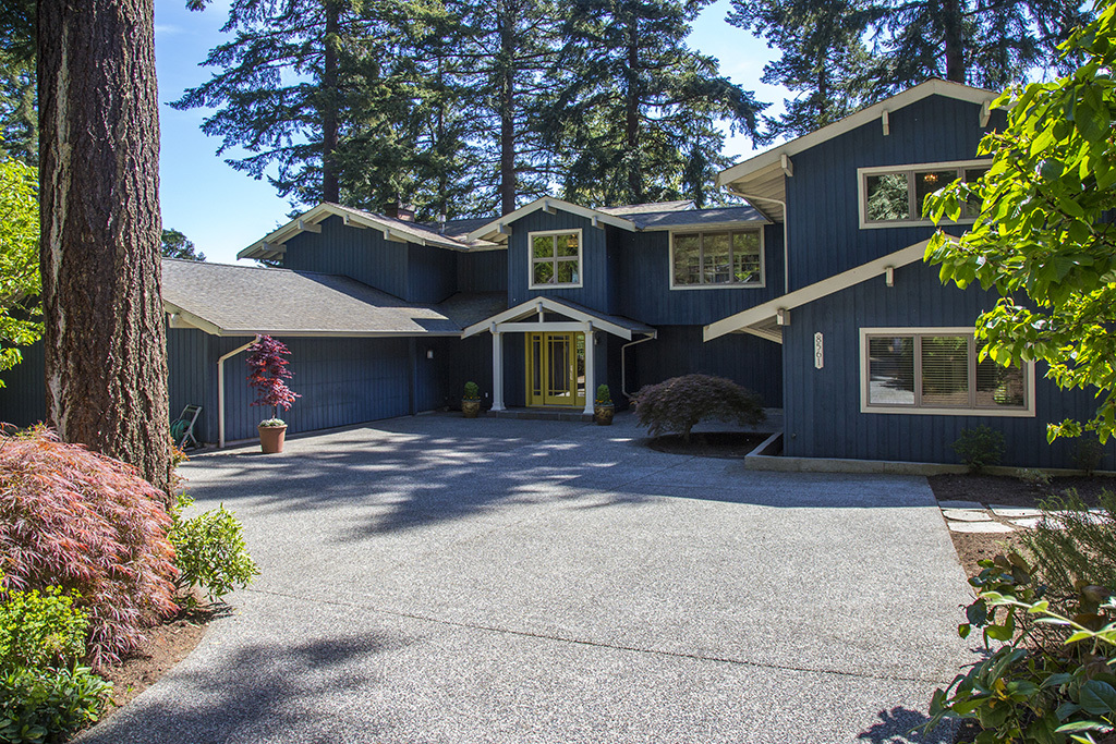 Property Photo: Exterior front 8561 SE 82nd St  WA 98040 