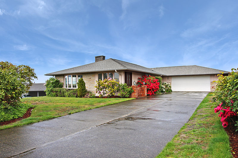 Property Photo:  771 Northstream Lane  WA 98020 