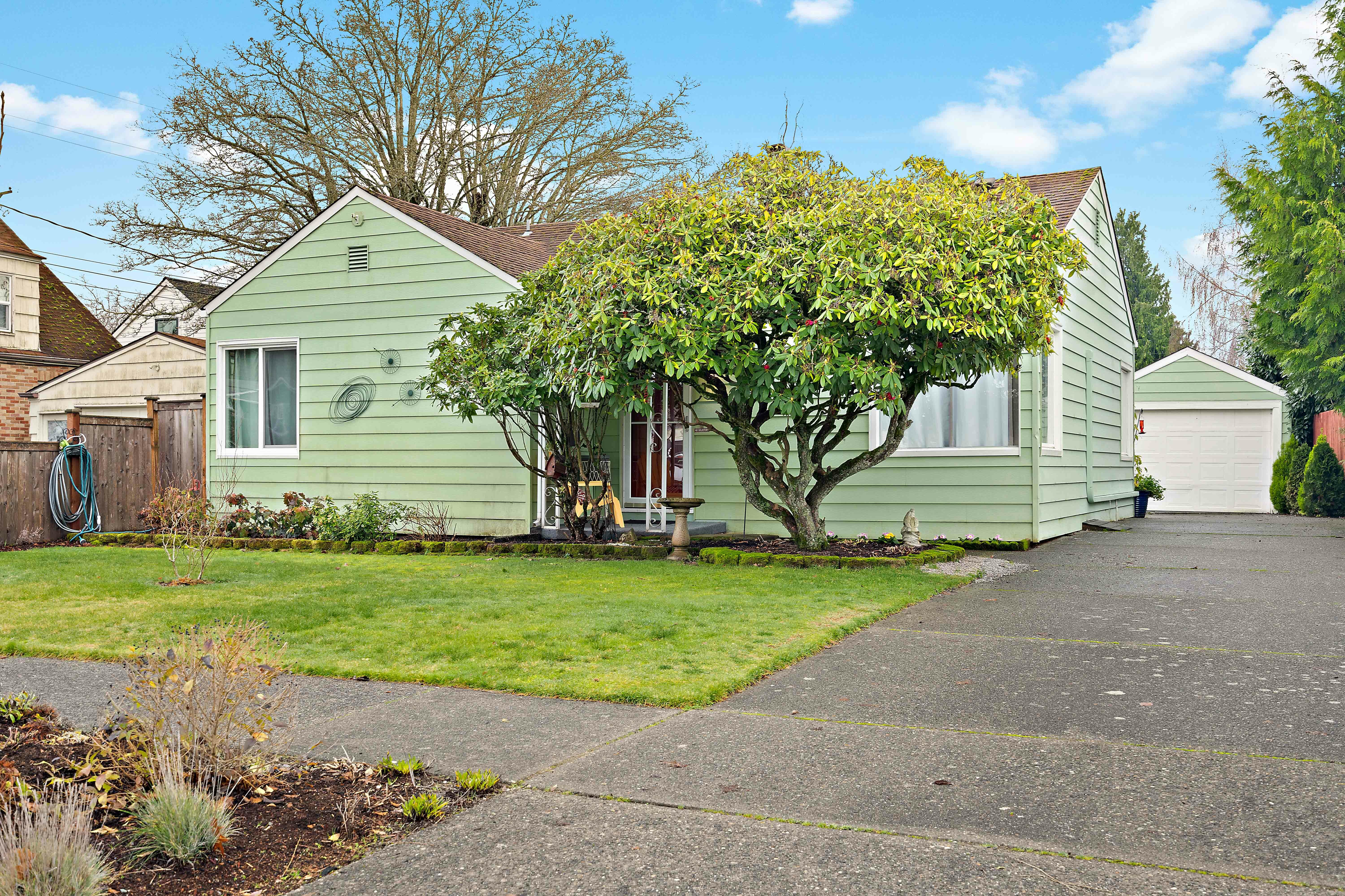 Property Photo:  3910 N 14th St  WA 98406 