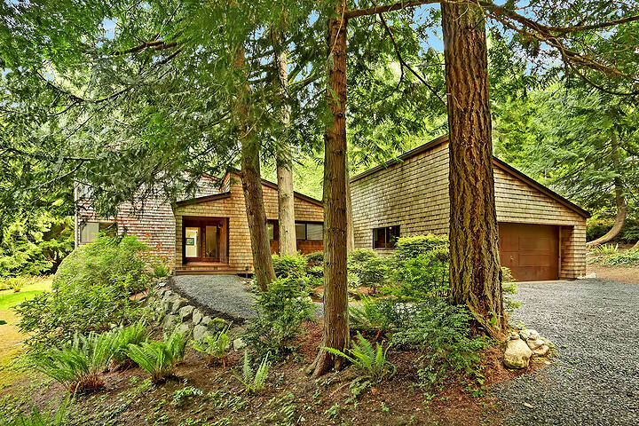 6212 NE Lariat Lp  Bainbridge Island WA 98110 photo