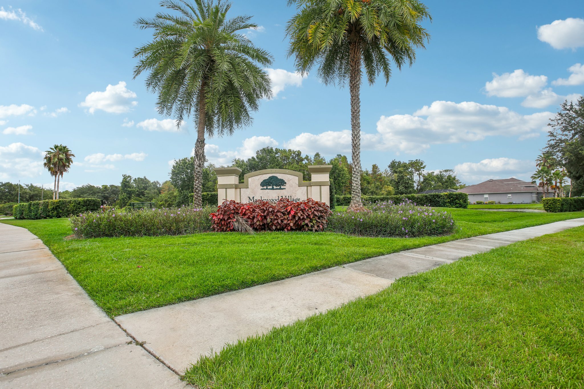 Property Photo:  9202 Everwood Court  FL 33647 