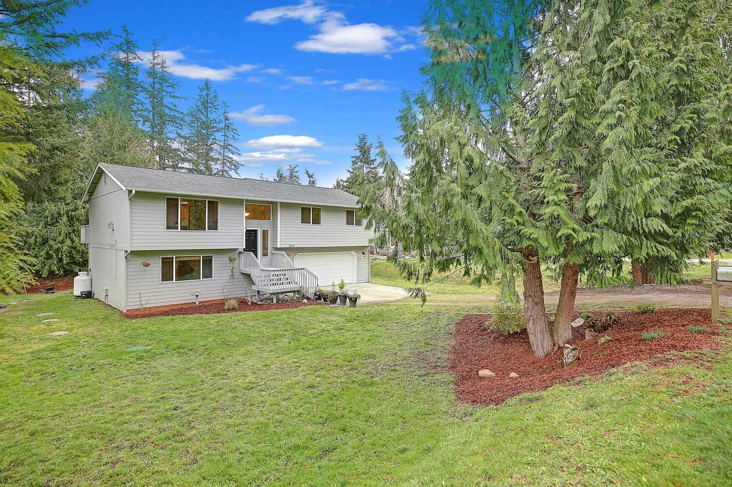 Property Photo:  1649 Poplar Lane  WA 98282 