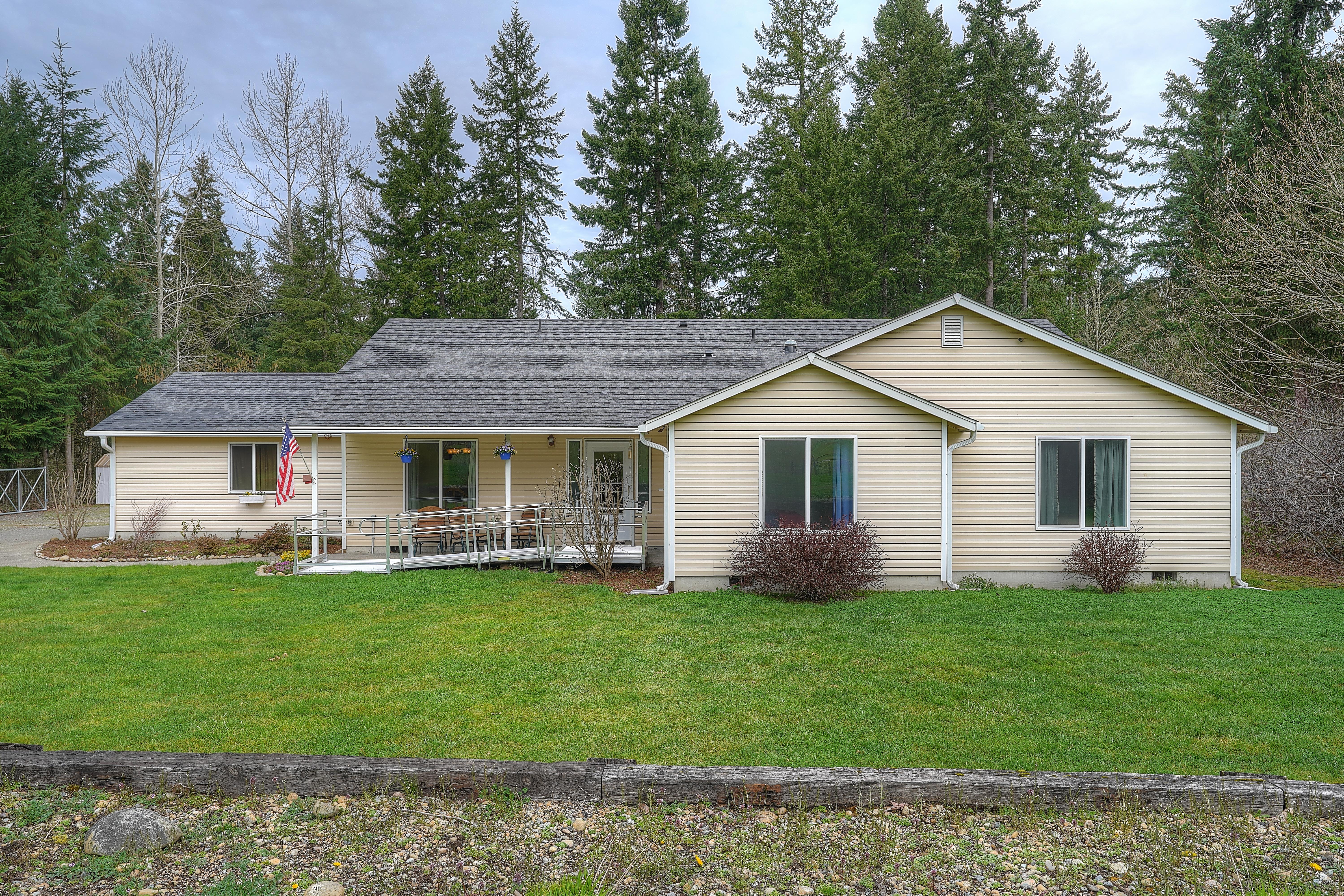 Property Photo:  28517 19th Avenue E  WA 98580 