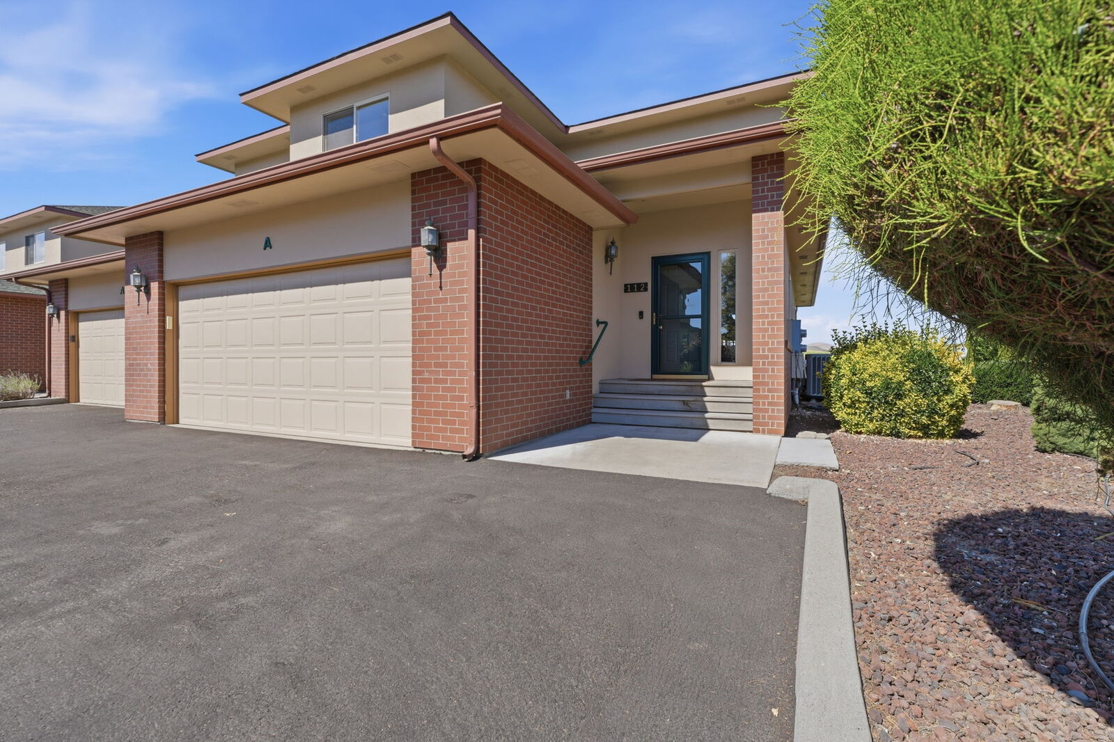 Property Photo:  300 Columbia Point Dr Unit A-112  WA 99352 