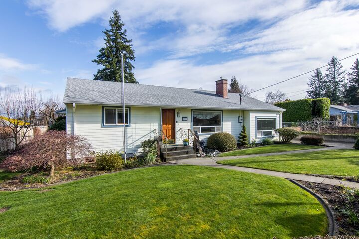 Property Photo:  415 51st St SW  WA 98203 