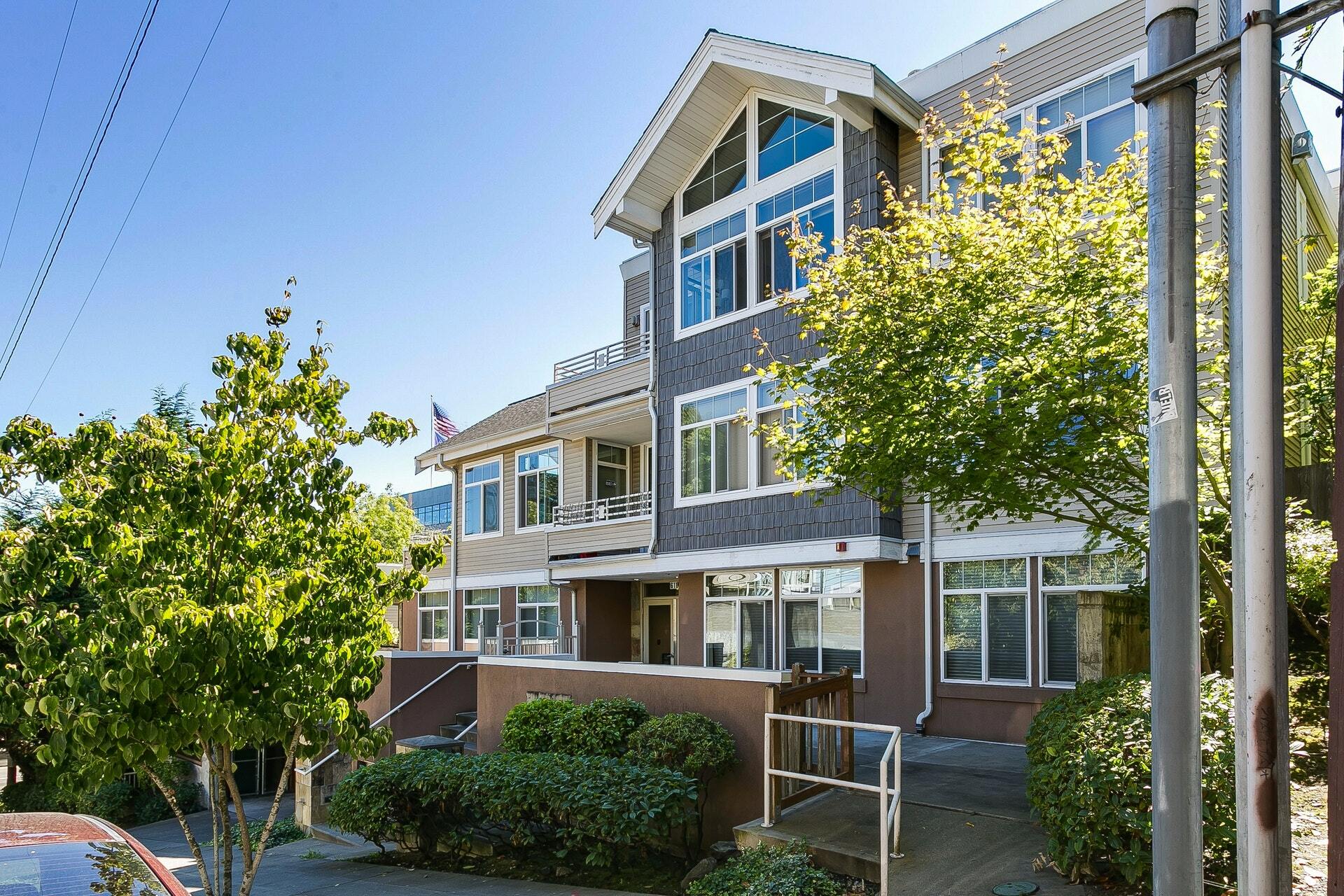 Property Photo: 611 Highland Dr 201 WA 98109