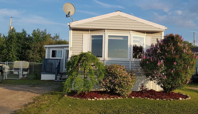 Property Photo:  9 Fir Crescent  NT X0E 0R5 