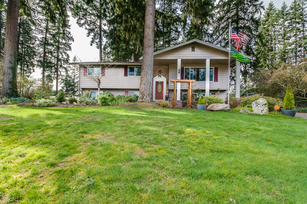 Property Photo:  11718 47th Drive NE  WA 98271 