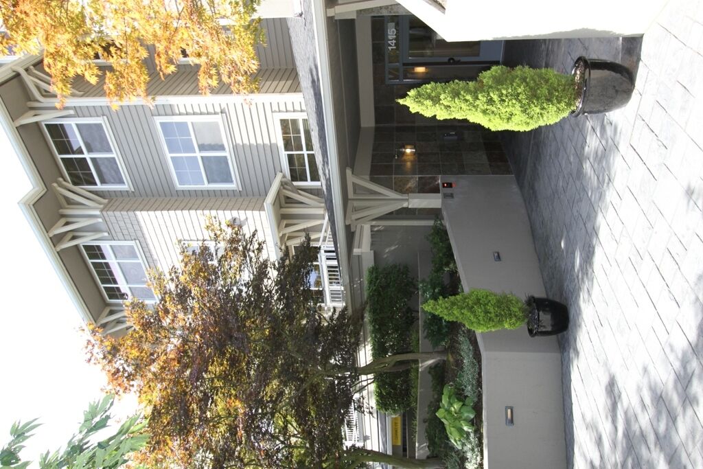 Property Photo: 1415 6th Ave N 205 WA 98109