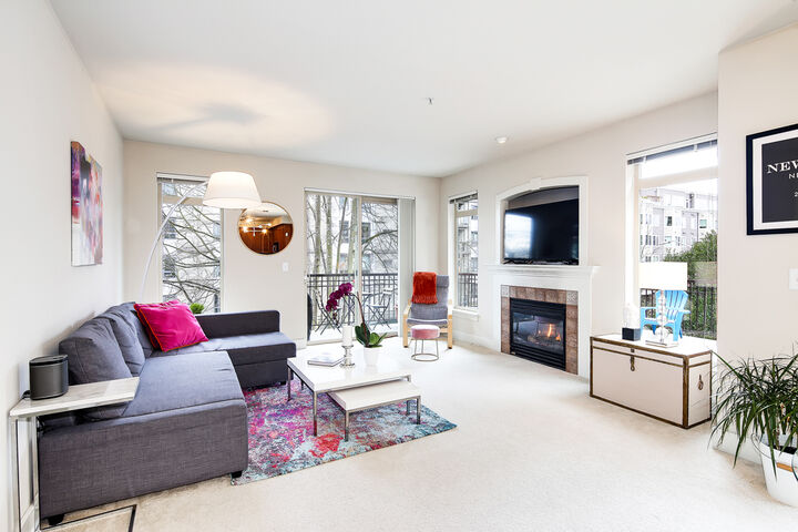 Property Photo:  5016 California Ave SW 301  WA 98136 