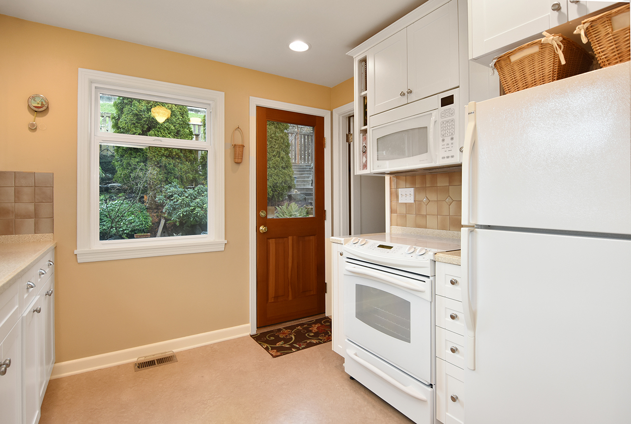 Property Photo: Kitchen 3047 36th Ave W  WA 98199 