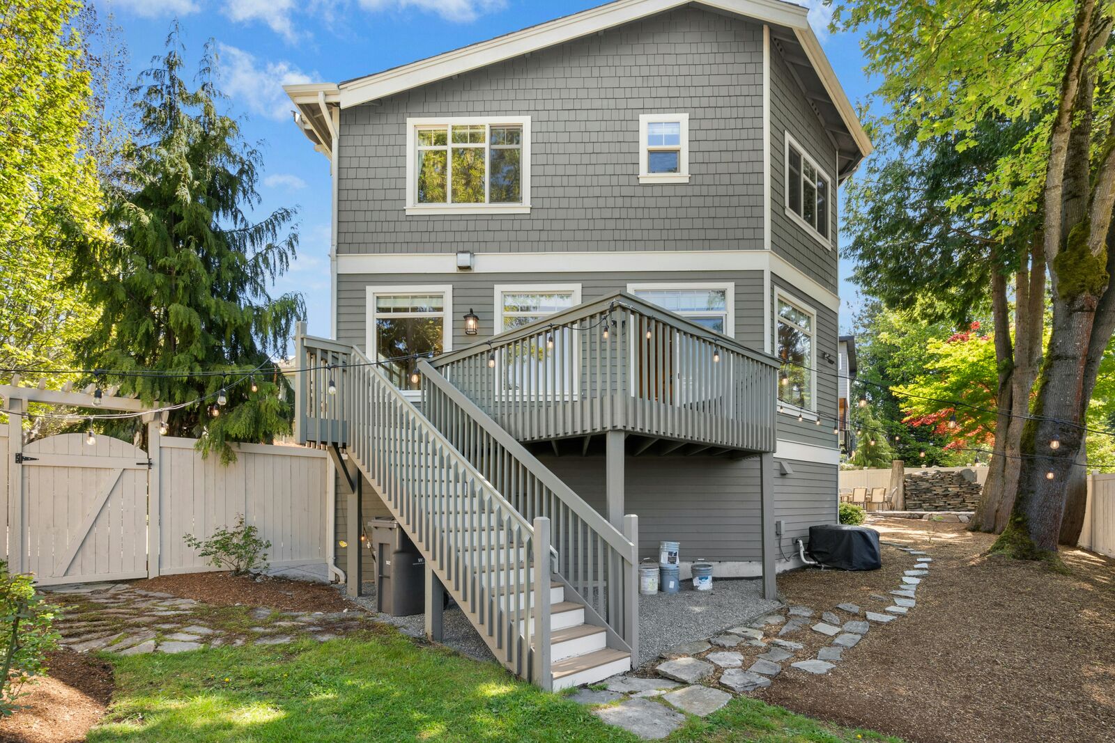 Property Photo:  7003  117th Place NE  WA 98033 